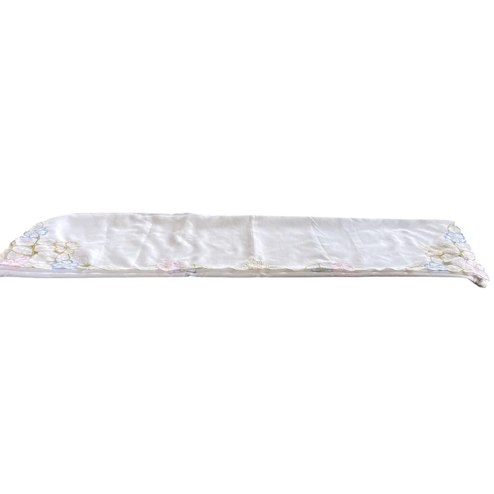 Sam Hedaya Floral Cutwork Tablecloth 60x116 Extra Large Pastel Embroidered 2008